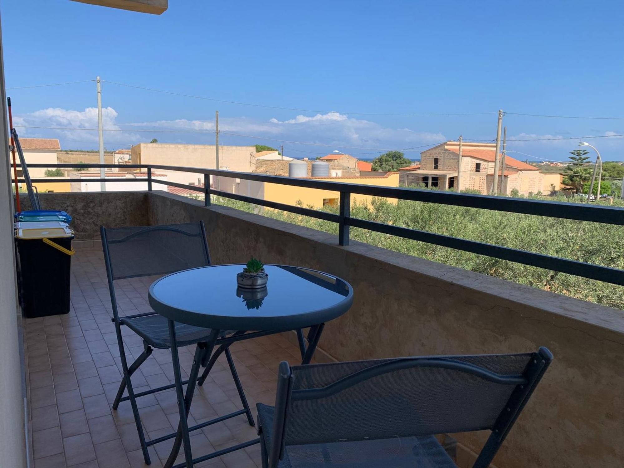 Casa Vacanza Torre Di Mezzo - Tramonto Marausa Bagian luar foto